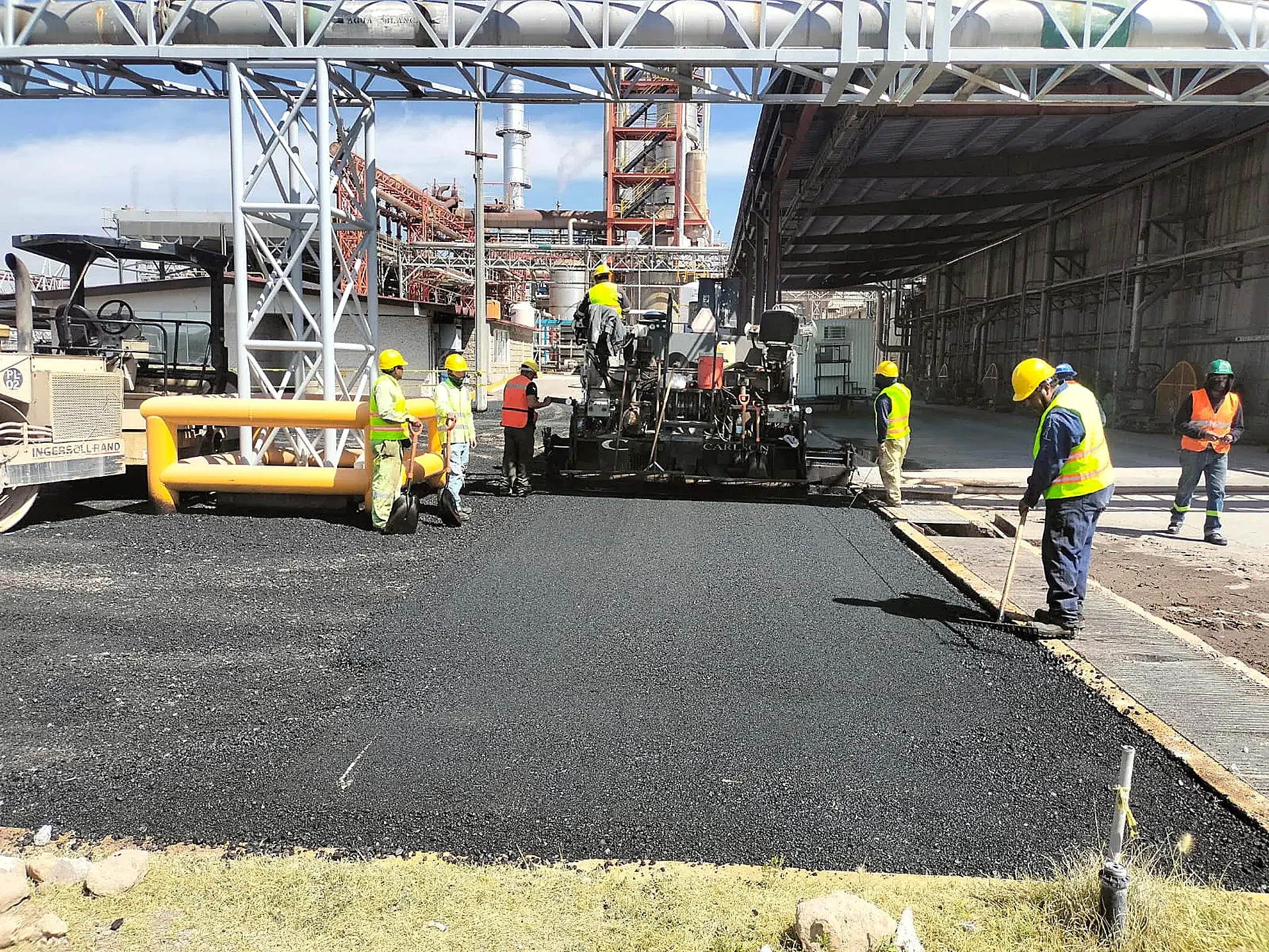Pavimentación en complejo industrial